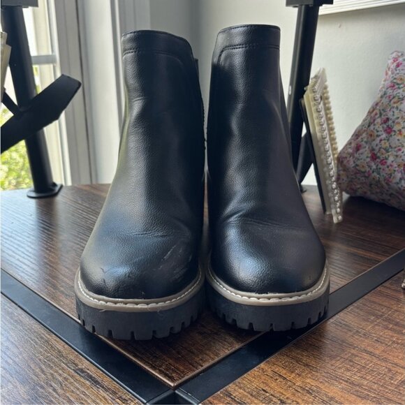 DV Dolce Vita Rielle SKU: 9580325 - YouTube DV bu Dolce Vita Rielle Lug Boots - Originally $68